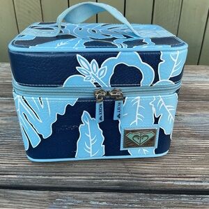 Y2K 90s Hibiscus Roxy Navy and Light Blue Floral Travel Makeup Bag
